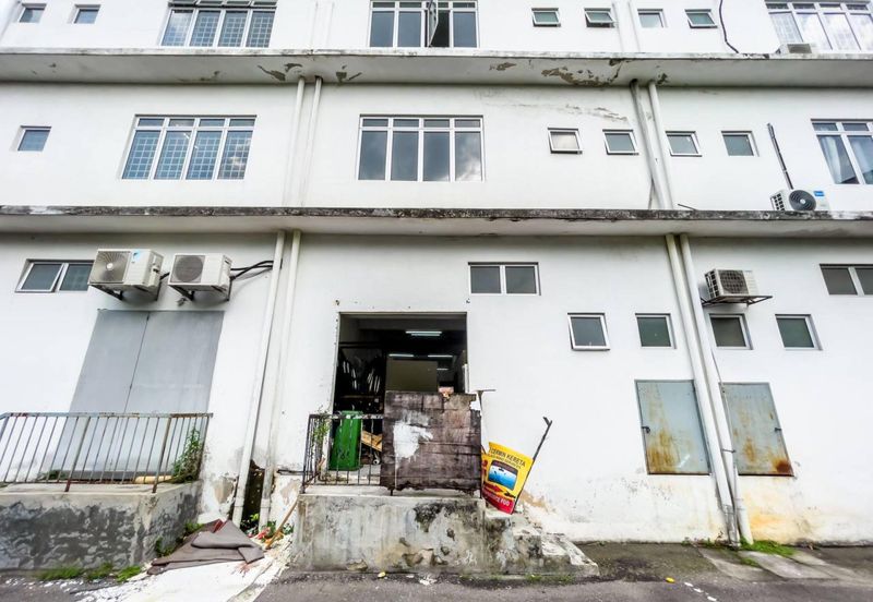 3 Storey ShopLot, Jalan Langat 6 Taman Sri Langat Jalan reko Kajang