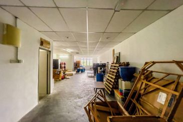 3 Storey ShopLot, Jalan Langat 6 Taman Sri Langat Jalan reko Kajang