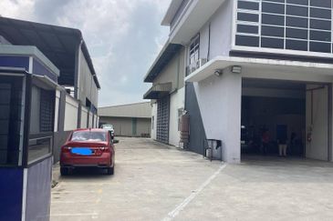 SEMI D FACTORY FOR SALE AT SEMENYIH