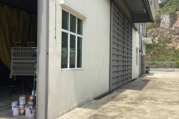 SEMI D FACTORY FOR SALE AT SEMENYIH
