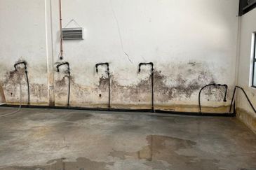 SEMI D, FACTORY AT SEMENYIH FOR SALE