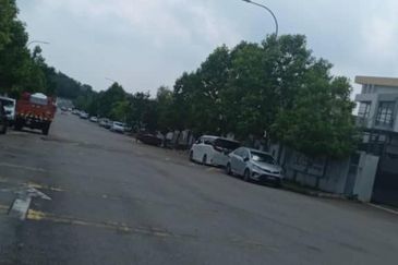 SEMI D, FACTORY AT SEMENYIH FOR SALE