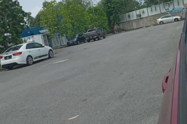 SEMI D, FACTORY AT SEMENYIH FOR SALE