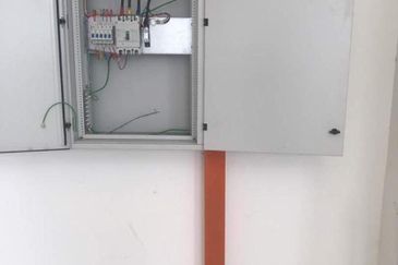 SEMI D, FACTORY AT SEMENYIH FOR SALE