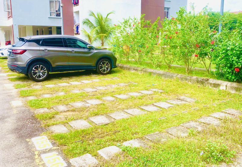 Apartment Suria Bayu .