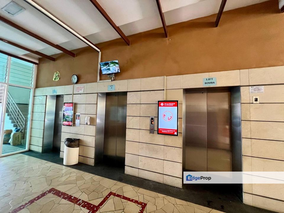 Freehold Low Level Villa Park with 2 parking, Selangor, Seri Kembangan