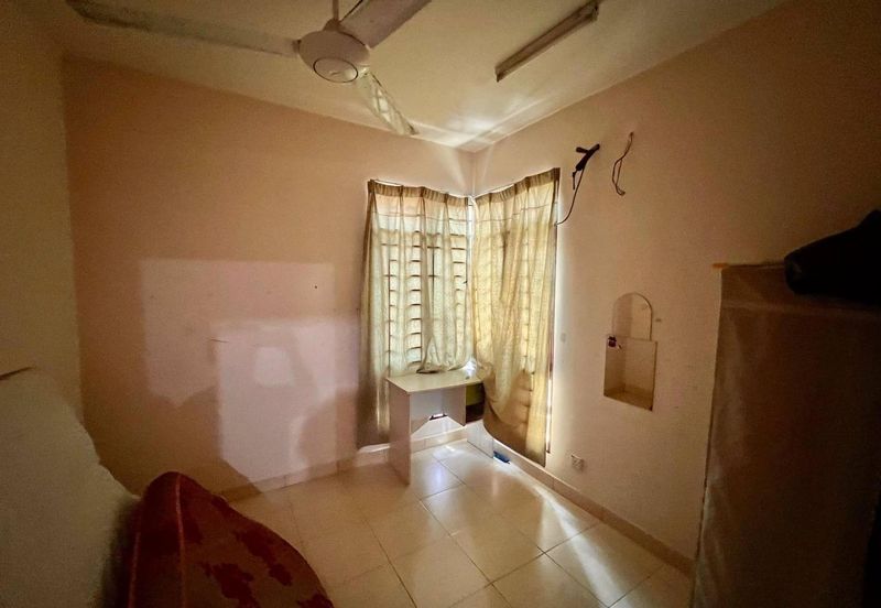 Villa Park Condominium