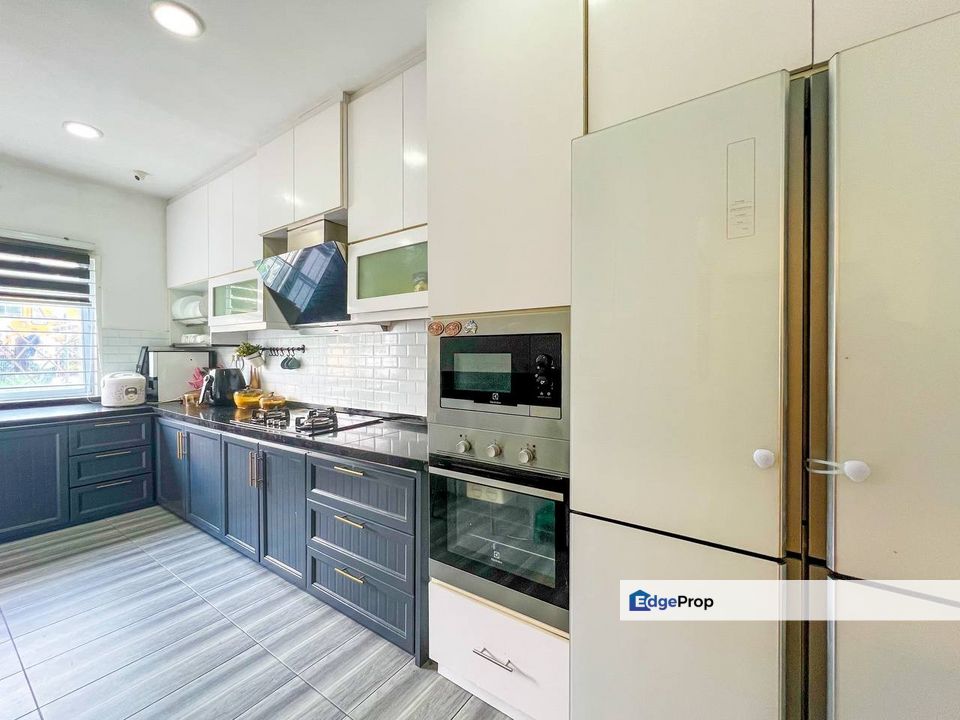 Endlot Fully Renovated Double Storey The Clover Homes Semenyih, Selangor, Semenyih