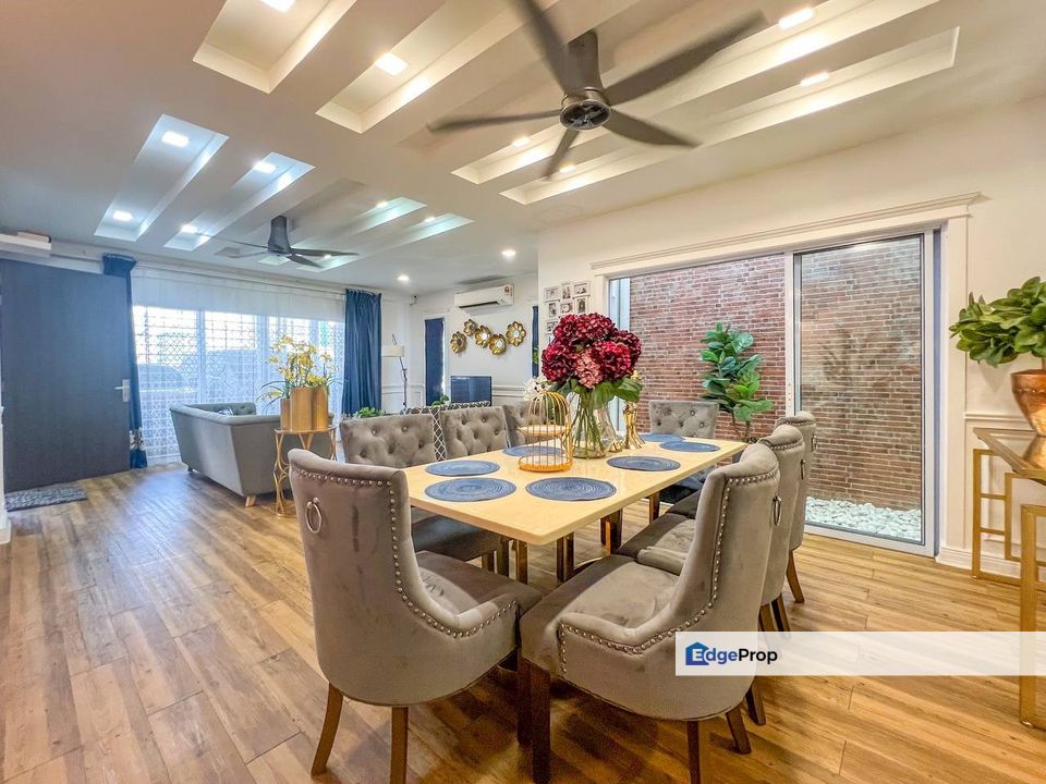 Endlot Fully Renovated Double Storey The Clover Homes Semenyih, Selangor, Semenyih