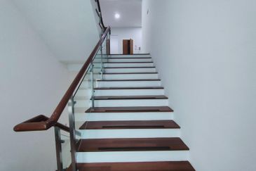 Exclusive Three Storey Bungalow Bandar Sungai Long Cheras 