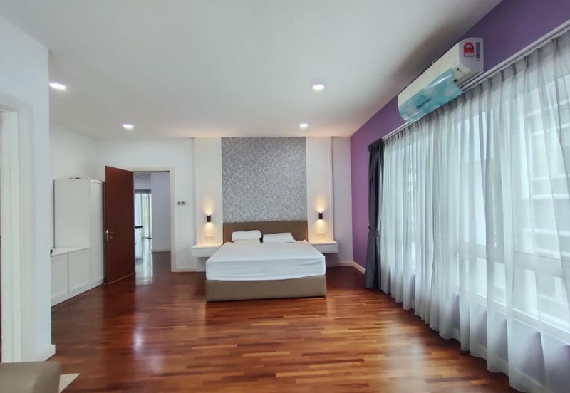 Exclusive Three Storey Bungalow Bandar Sungai Long Cheras 