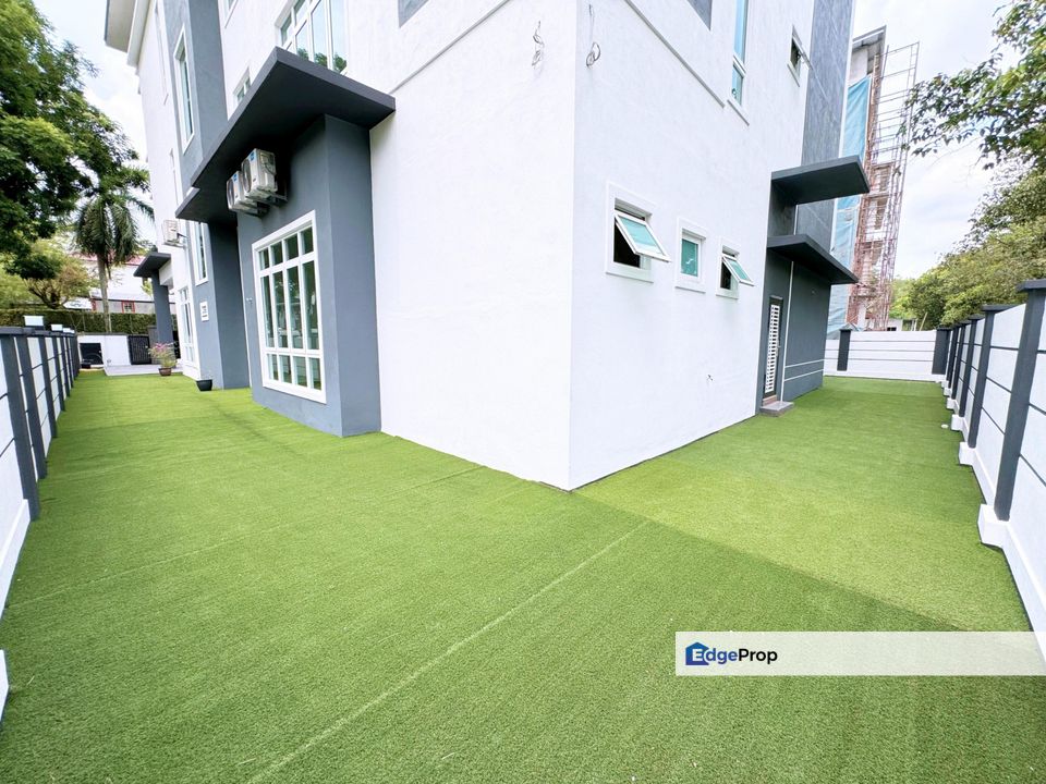 9708sqft 3 STOREY BUNGALOW + BASEMENT FLOOR + PRIVATE LIFT JALAN EQ 2 , EQUINE PARK SERI KEMBANGAN , Selangor, Seri Kembangan