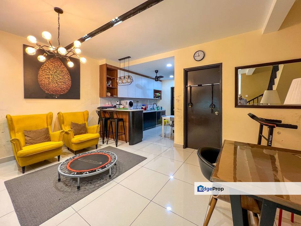 Fully Reno With Approval 2 Storey terrace Taman Idaman Putra , Bukit Rahman Putra Sungai Buloh , Selangor, Sungai Buloh