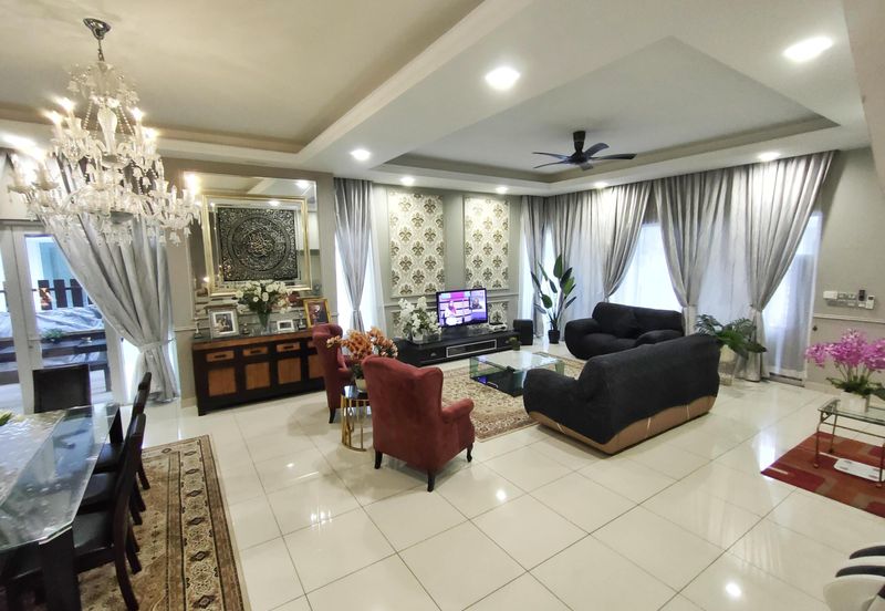 FULLY RENOVATED 3 STOREY SEMI D , 1080 RESIDENCE KAJANG 