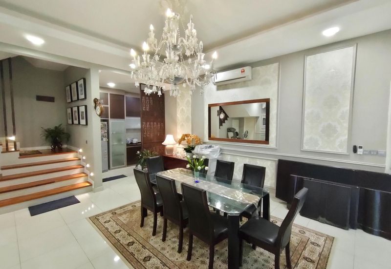 FULLY RENOVATED 3 STOREY SEMI D , 1080 RESIDENCE KAJANG 