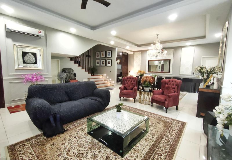 FULLY RENOVATED 3 STOREY SEMI D , 1080 RESIDENCE KAJANG 