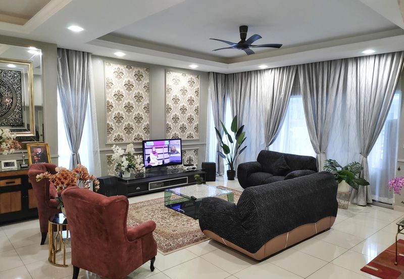 FULLY RENOVATED 3 STOREY SEMI D , 1080 RESIDENCE KAJANG 