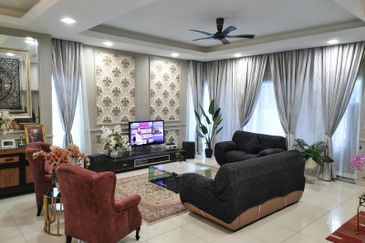 FULLY RENOVATED 3 STOREY SEMI D , 1080 RESIDENCE KAJANG 