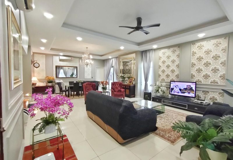 FULLY RENOVATED 3 STOREY SEMI D , 1080 RESIDENCE KAJANG 