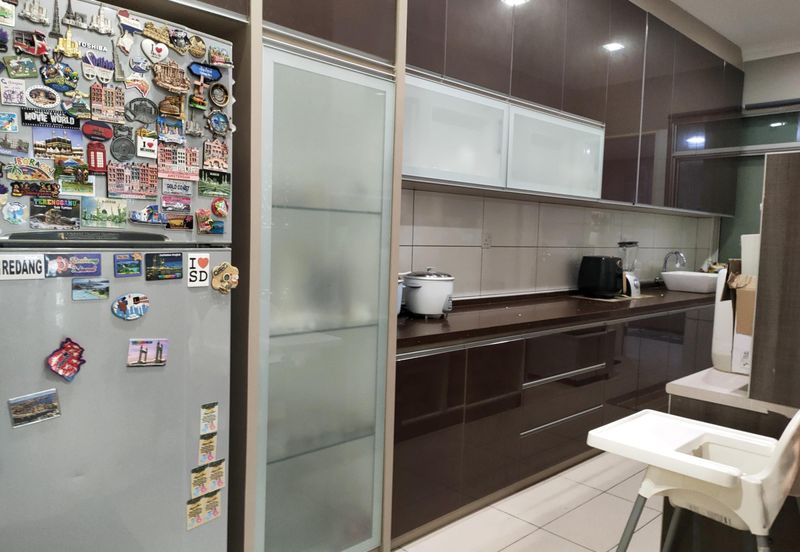 FULLY RENOVATED 3 STOREY SEMI D , 1080 RESIDENCE KAJANG 