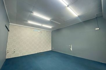 Shoplot For Sale! VISTA PINGGIRAN Apartment