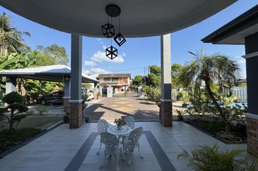 Rumah Banglo 1 1/2 Tingkat di Alor setar 