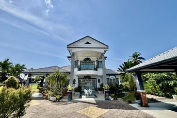 Rumah Banglo 1 1/2 Tingkat di Alor setar 