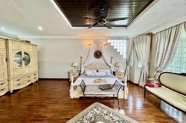 Rumah Banglo 1 1/2 Tingkat di Alor setar 