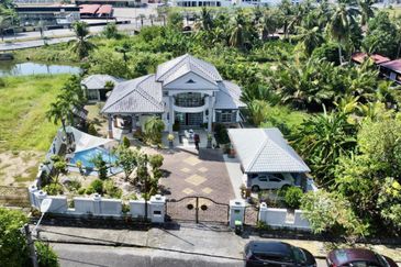 Rumah Banglo 1 1/2 Tingkat di Alor setar 