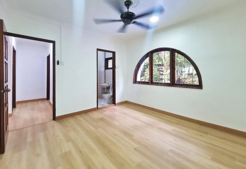 Newly Refurbish 2 Storey Semi Detached House at Taman Pinggiran Ukay