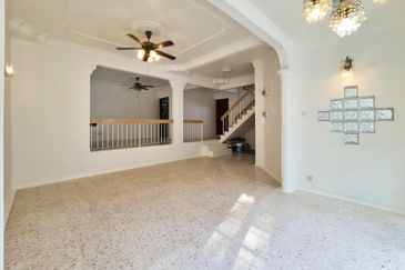 Newly Refurbish 2 Storey Semi Detached House at Taman Pinggiran Ukay