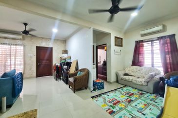 Renovated Facing Open End Lot 2 Storey Terrace at Laman Putra, Putra Height