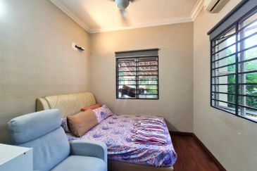 Renovated Facing Open End Lot 2 Storey Terrace at Laman Putra, Putra Height