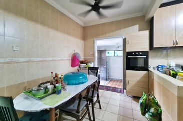 Renovated Facing Open End Lot 2 Storey Terrace at Laman Putra, Putra Height
