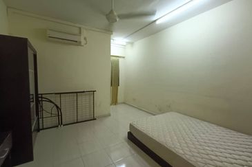 Bangunan Duta Impian (The Embassy Suites)