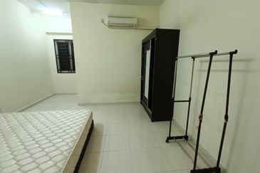 Bangunan Duta Impian (The Embassy Suites)