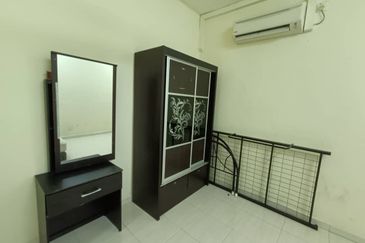 Bangunan Duta Impian (The Embassy Suites)