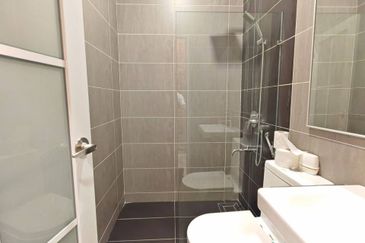 Maple Red, Adda Heights