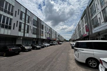 Oasis 2 @ Tropicana Danga Cove