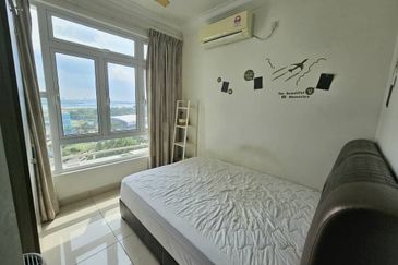 Golden Sands Seaview Residence