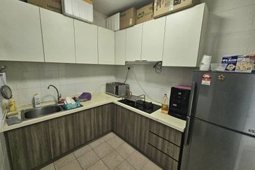 Golden Sands Seaview Residence