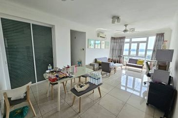 Golden Sands Seaview Residence