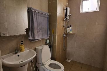 Golden Sands Seaview Residence