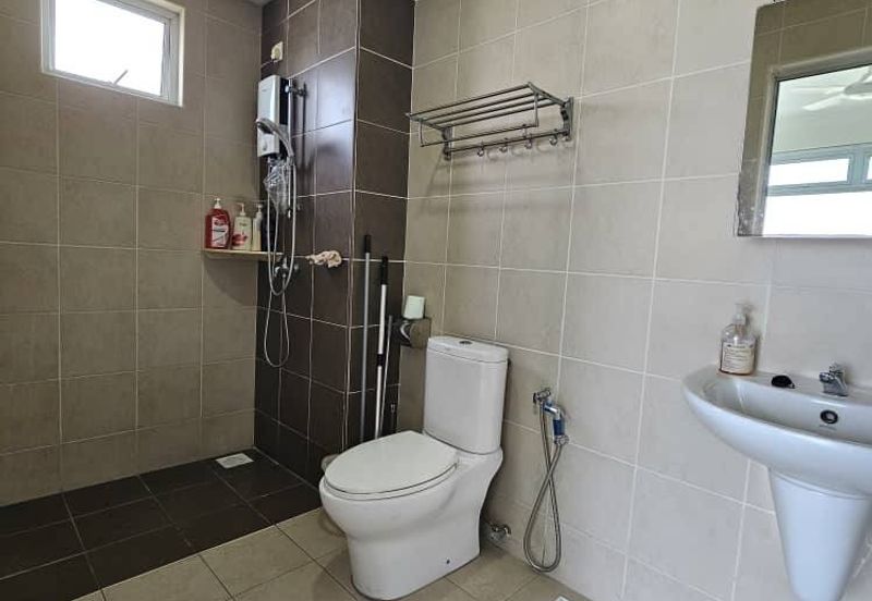 Golden Sands Seaview Residence