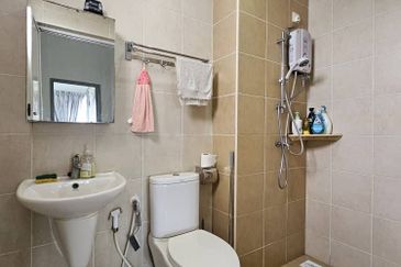 Golden Sands Seaview Residence