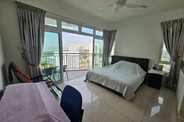 Golden Sands Seaview Residence