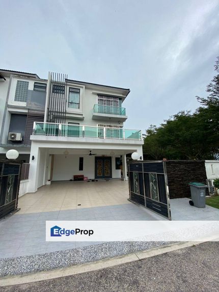 End Lot 3 Storey Cluster House in Indah Heights For Sale, Johor, Skudai