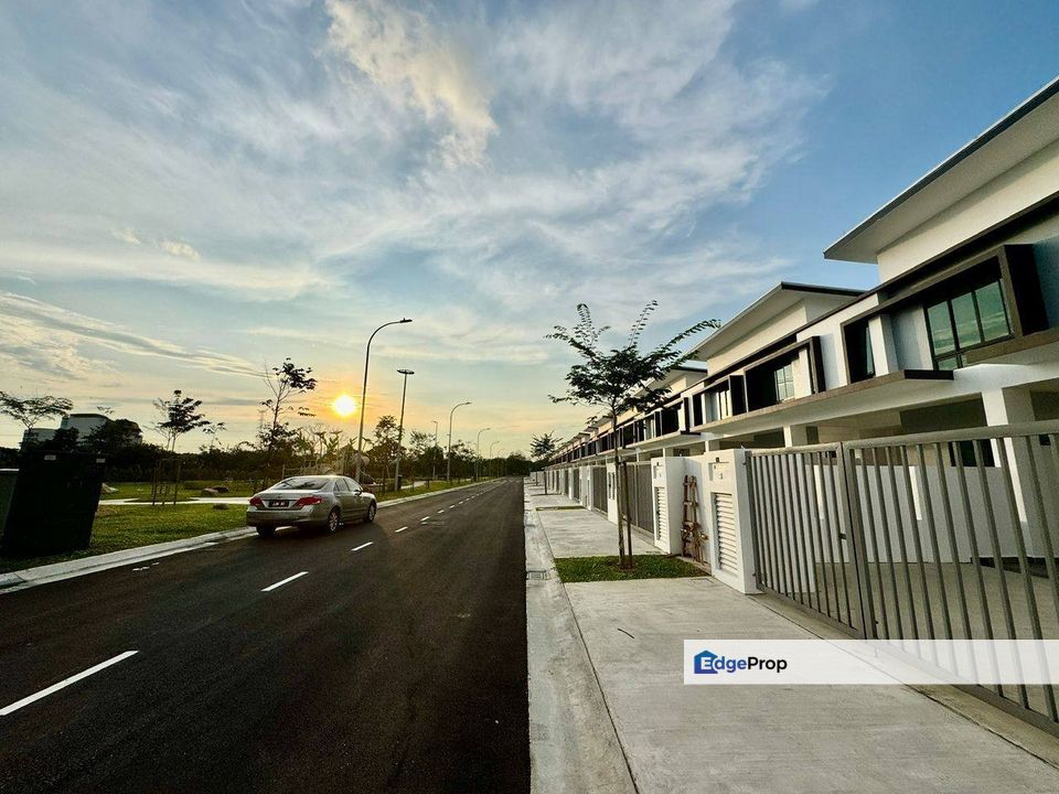 Adda Heights Green Avenue Double Storey Terrace House Corner Lot For Sale , Johor, Johor Bahru