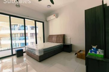 Baypoint @ Country Garden Danga Bay