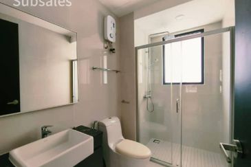 Baypoint @ Country Garden Danga Bay